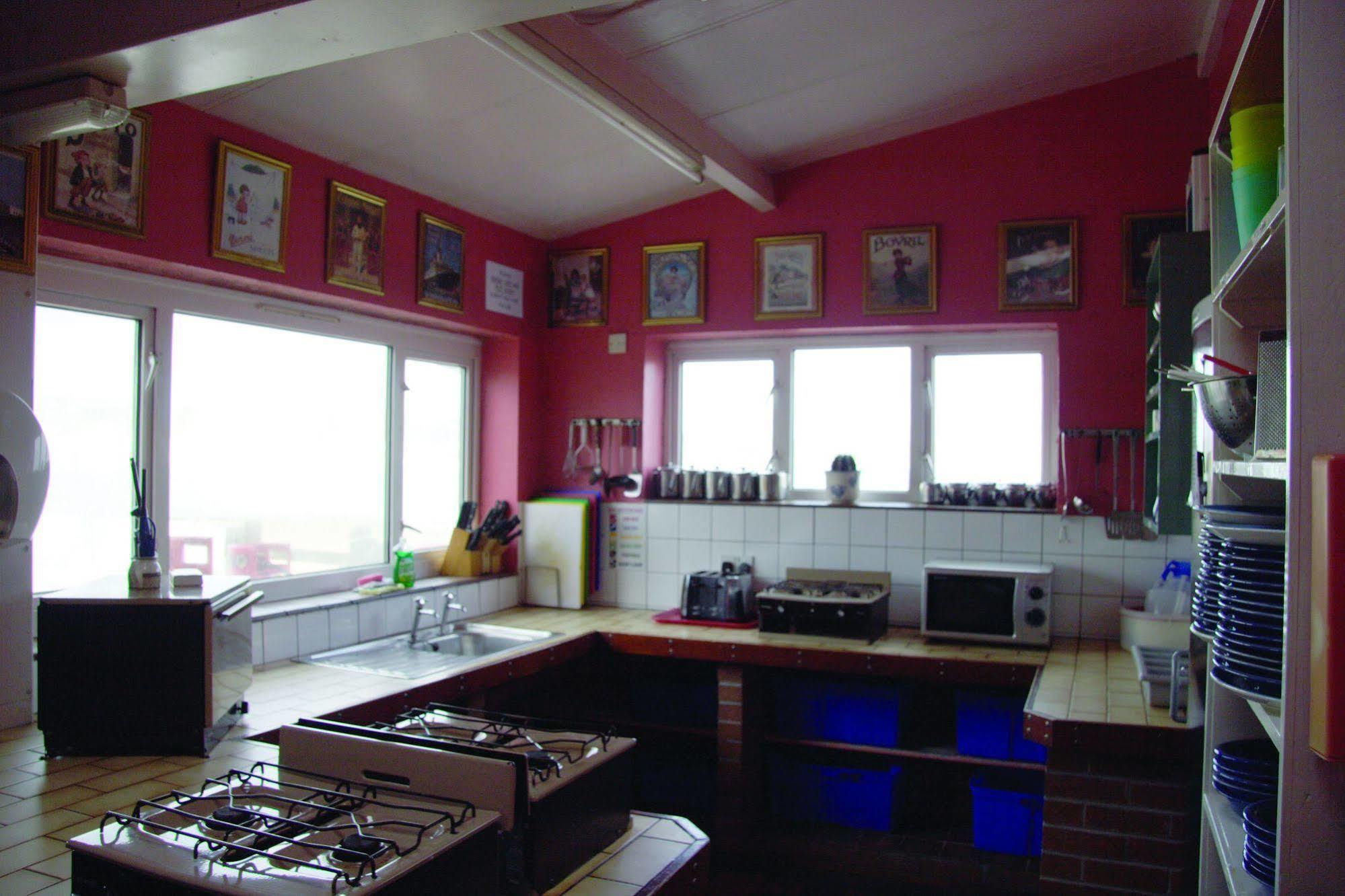 Yha Port Eynon Hostel Buitenkant foto